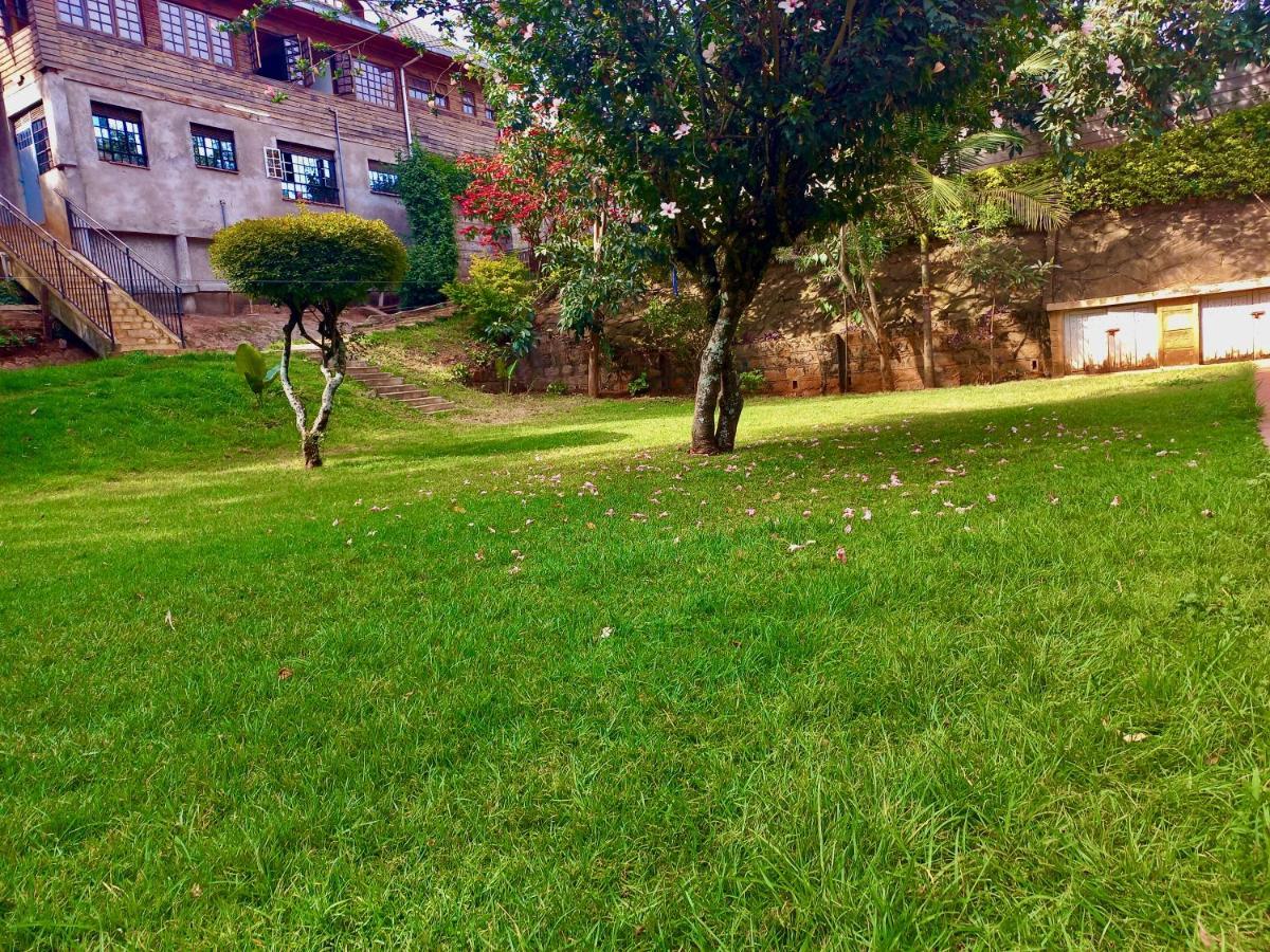 Kuniville Guest House Nyeri Bagian luar foto